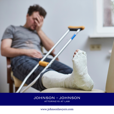 A personal injury victim in Dentsville, SC with a broken leg in a cast